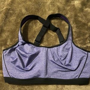 Wacoal 36 DD wire sports bra